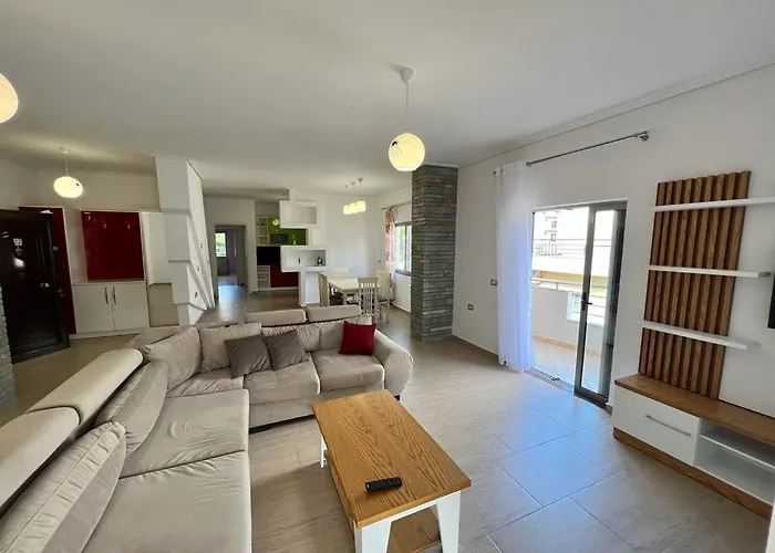 Luxury Penthouse With Seaview Sarandë